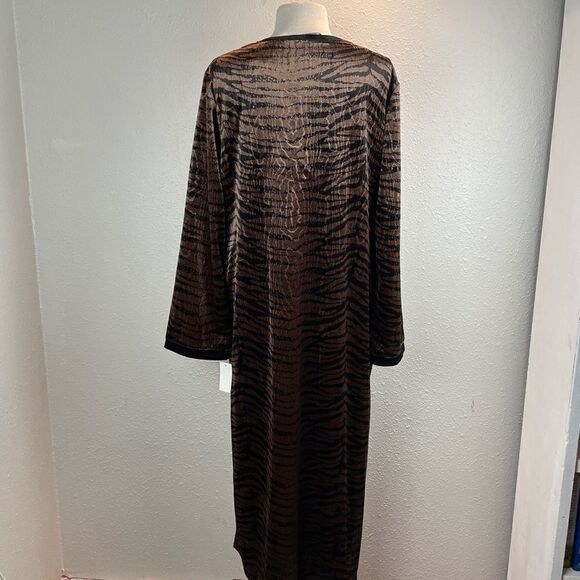 NWT Jasmine Rose Signature Animal Print Robe - Picture 6 of 11